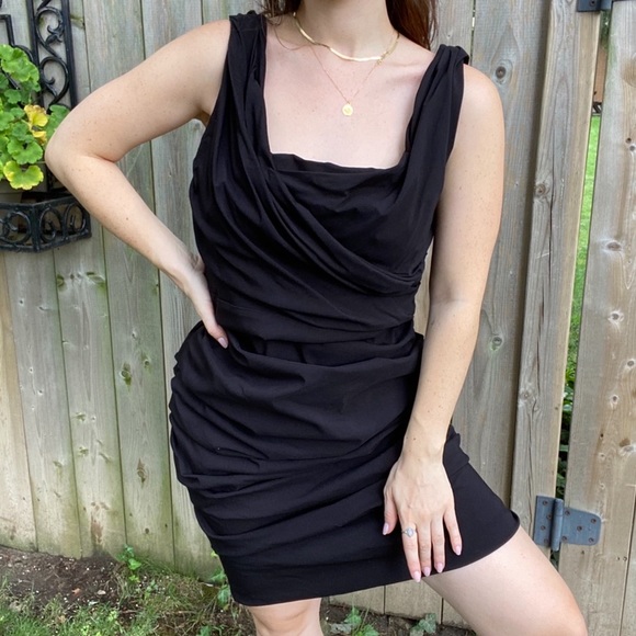 Le Chateau black formal dress - Picture 3 of 8